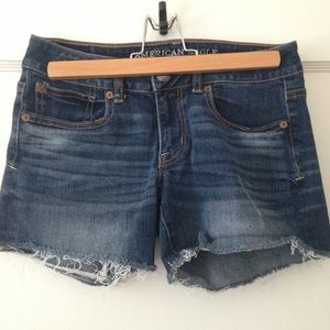American Eagle Outfitters distressed jean shorts 4
